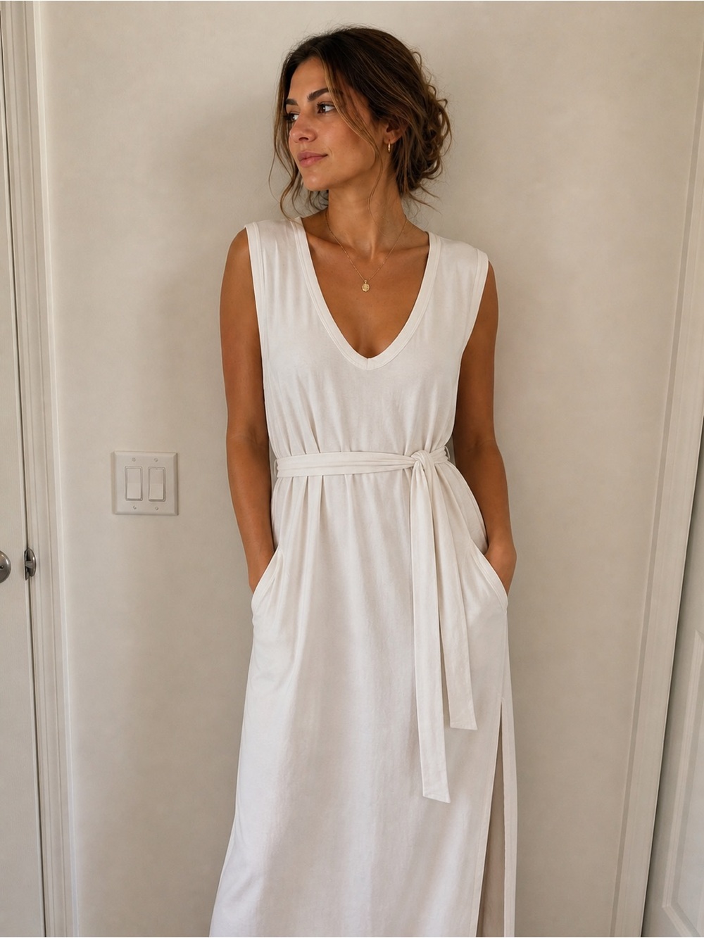 Velvet by Graham and Spencer Midi Split Side Dress in Creamy White Sz M